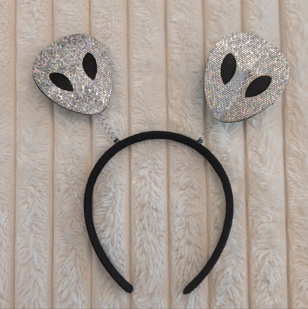 ✳️ FREE w/ Bundle - Alien Headband Costume Accessory
